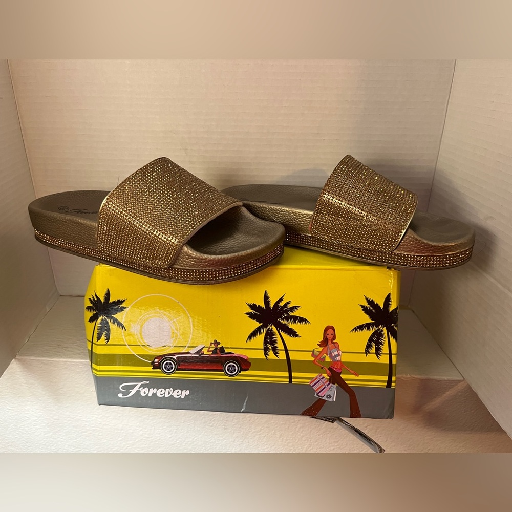 🐠Forever 21. Slide Shoes. Gold with Box. Size 6.5.